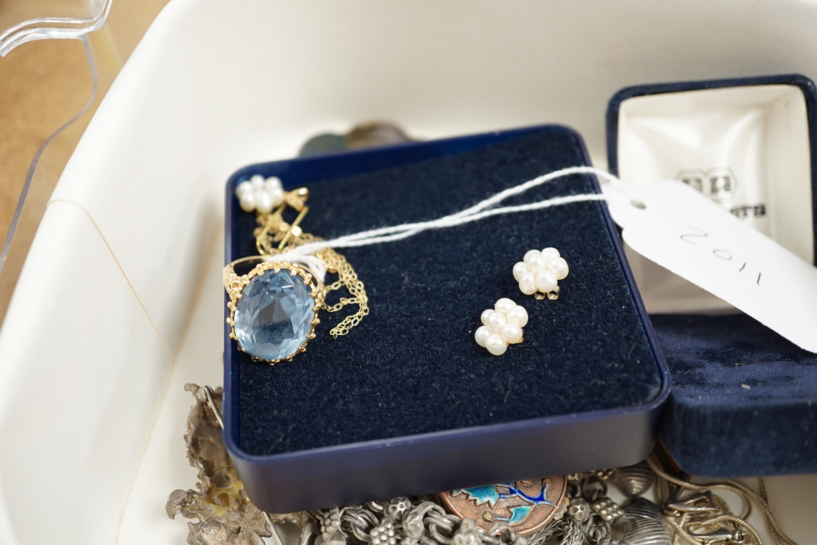 A 1970's 9ct gold and blue paste set dress ring, a modern three piece suite of 375 and cultured pearl set jewellery and other jewellery, including costume.